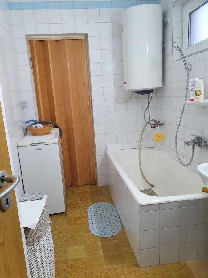 Apartament Cu Trei Camere Herkulesfürdő Kültér fotó