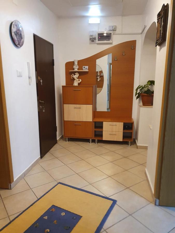 Apartament Cu Trei Camere Herkulesfürdő Kültér fotó